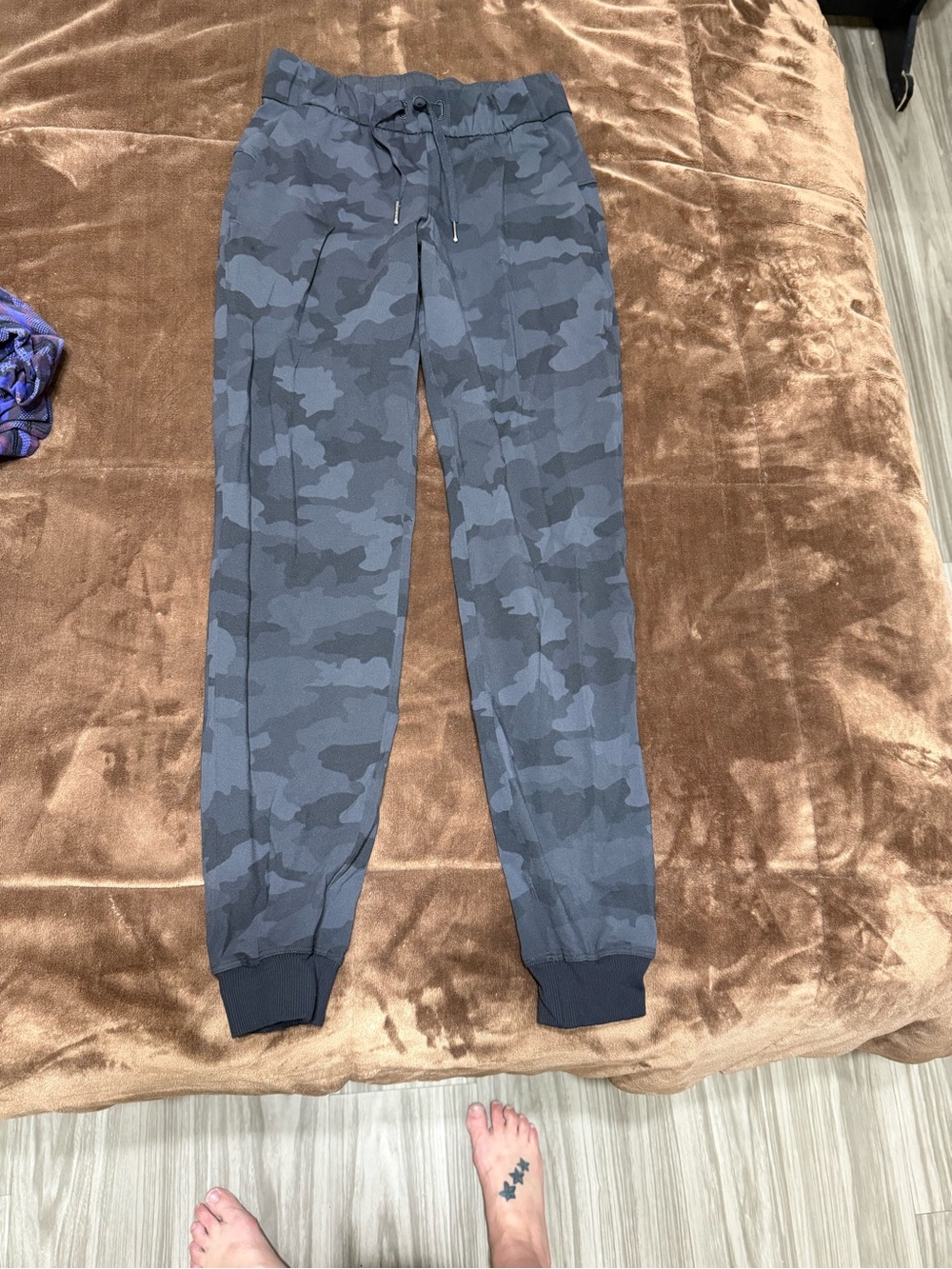 Woman’s size 2 lululemon athletica Black and Gray Camo Joggers